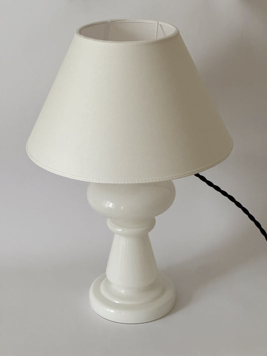 White opaline table lamp