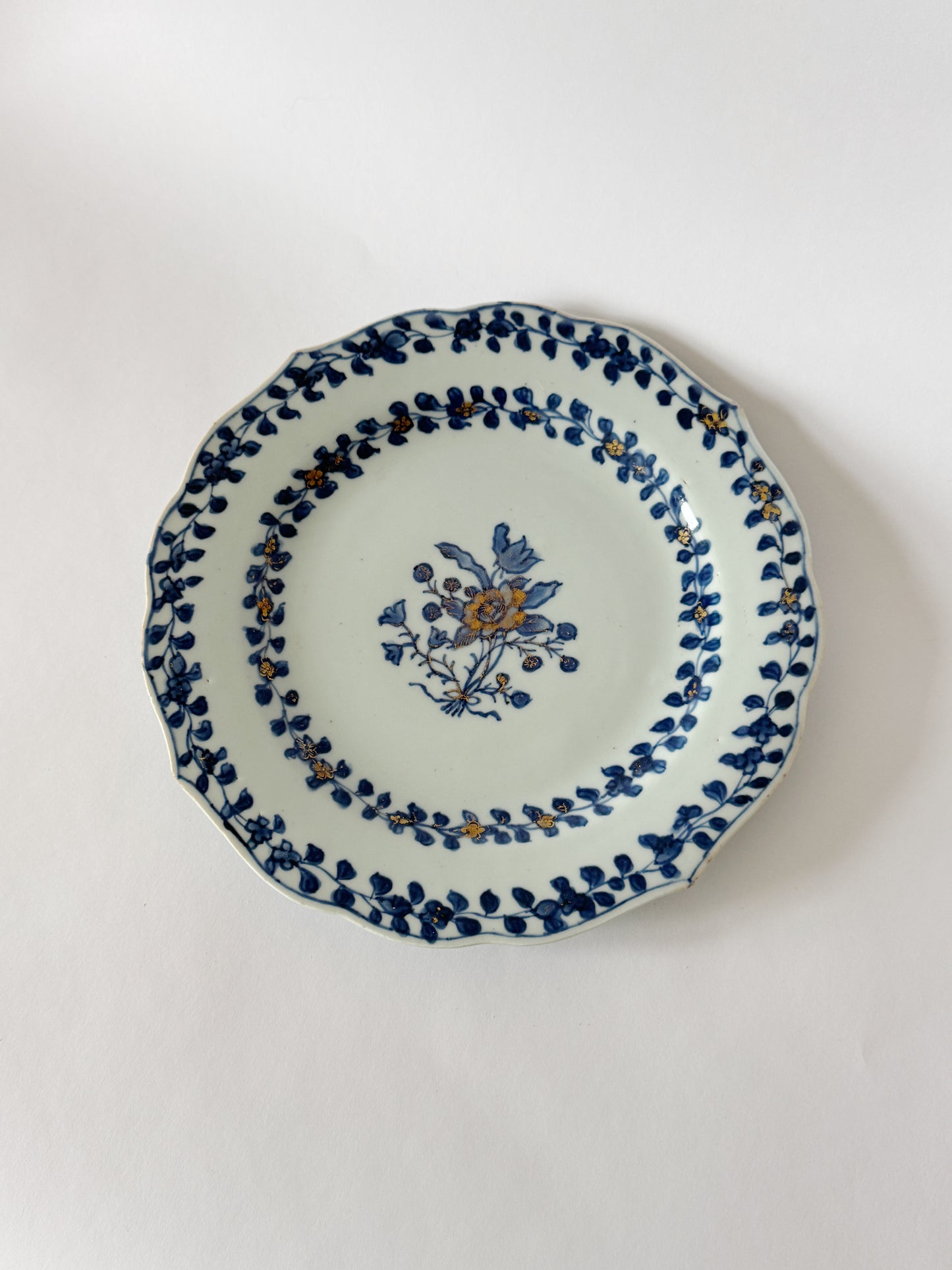 Decorative porcelain plate