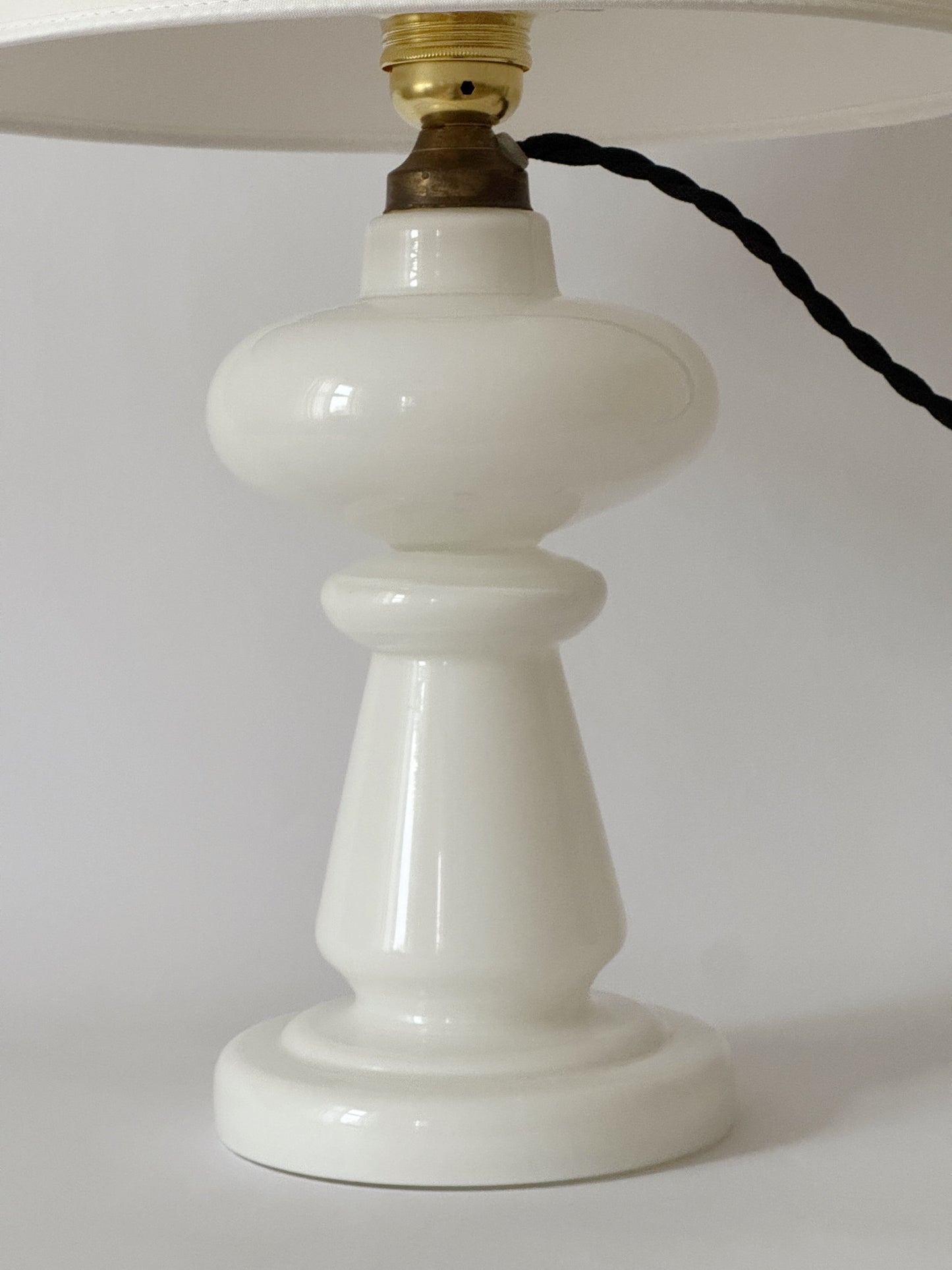 White opaline table lamp