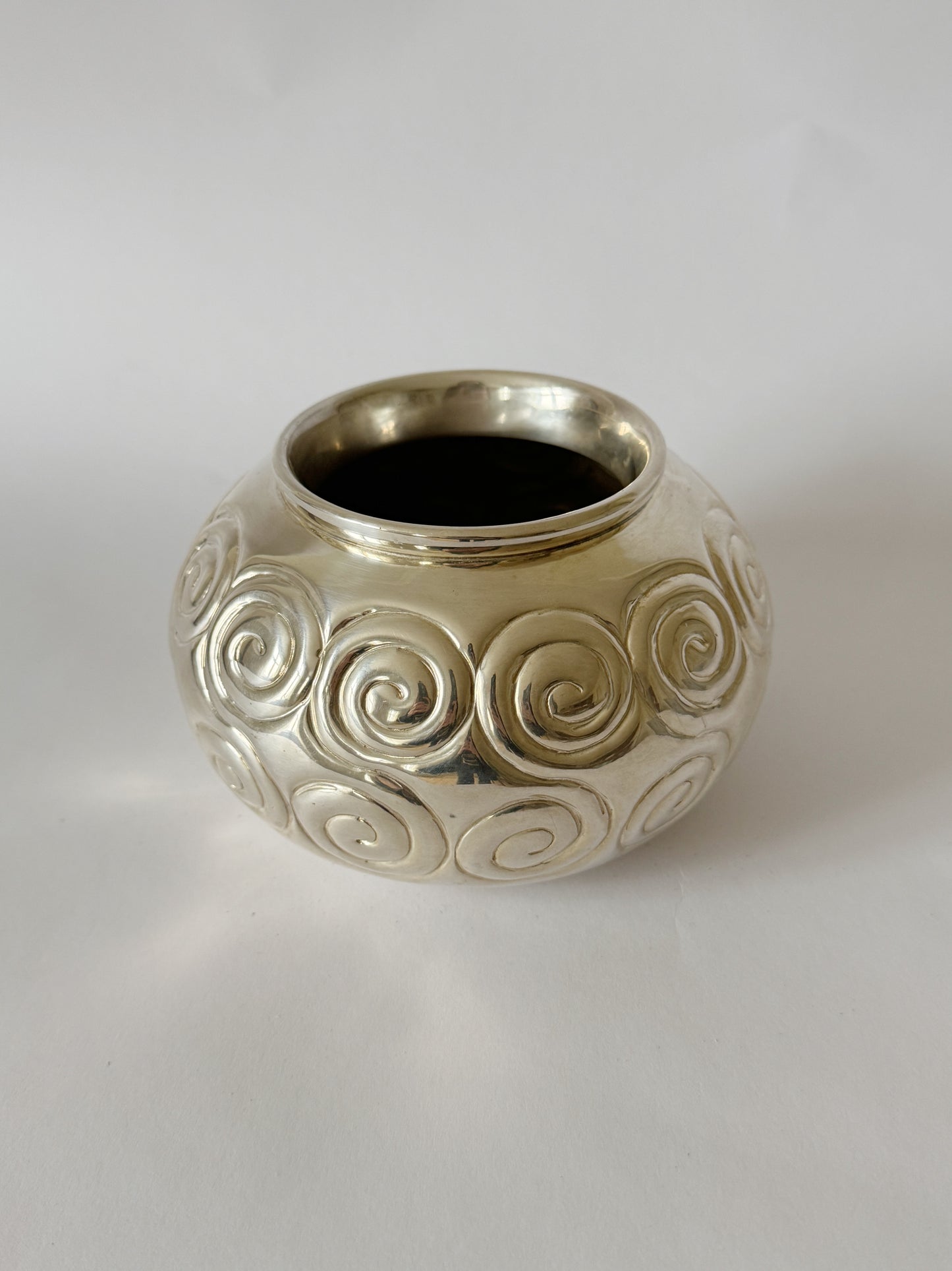 Art deco vase