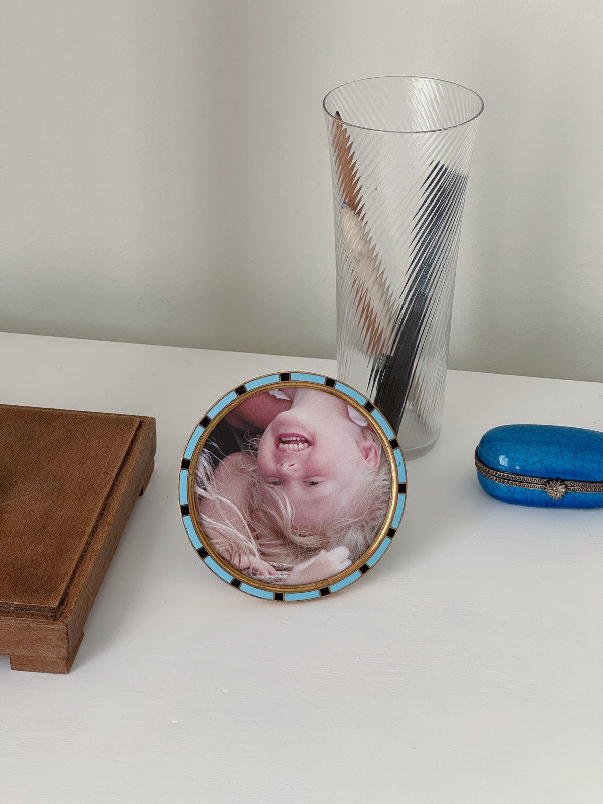 Enamel frame